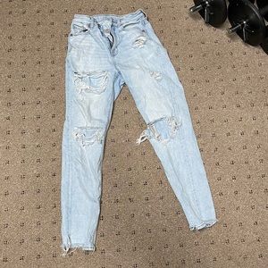 00 Aeropostale ripped jeans